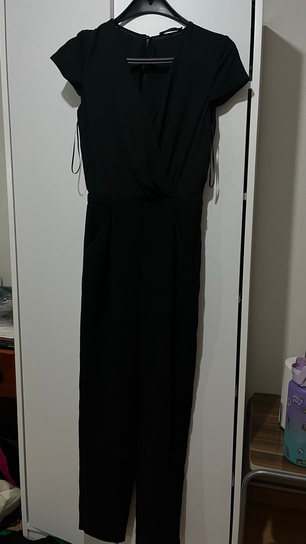 Siyah V Yaka Drapeli Kadın Tulum - Görsel 2