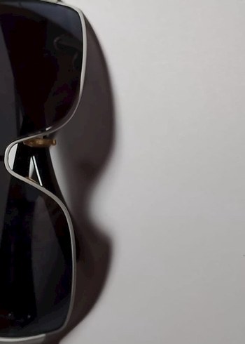 Beyaz Tokalı Kadın Güneş Gözlüğü - Görsel 2