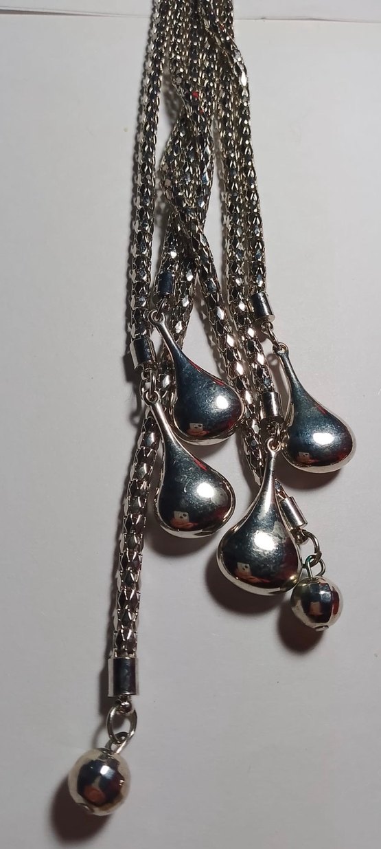 Gri Yılan Desenli Uzun Zincir Kolye - Görsel 3