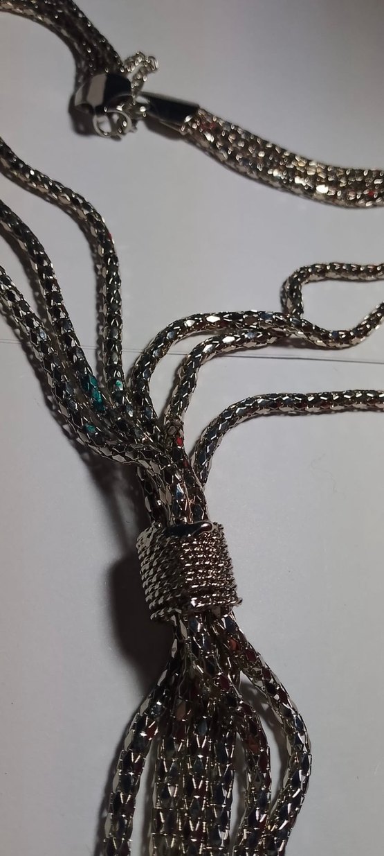 Gri Yılan Desenli Uzun Zincir Kolye - Görsel 2