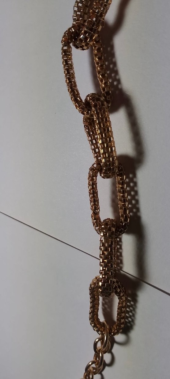 Uzun Zincir Detaylı Altın Renkli Kadın Kolye - Görsel 4