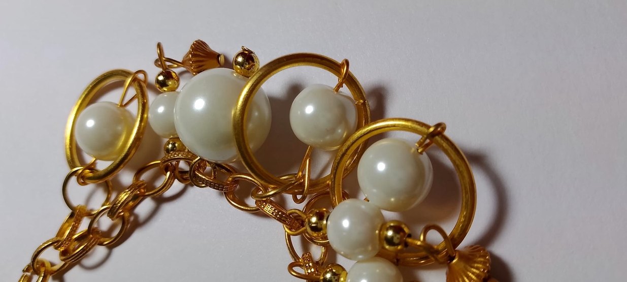 Zincir Detaylı Altın Rengi Kadın Bileklik - Görsel 3