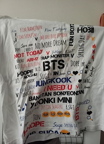 Diğer 4 adet BTS T-shirt