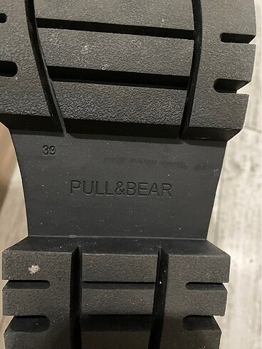39 Beden siyah Renk Pull and bear elastik tabanlı bot