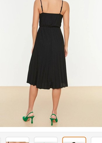 Siyah Piliseli V Yaka Uzun Elbise - Görsel 3