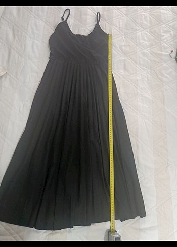 Siyah Piliseli V Yaka Uzun Elbise - Görsel 4