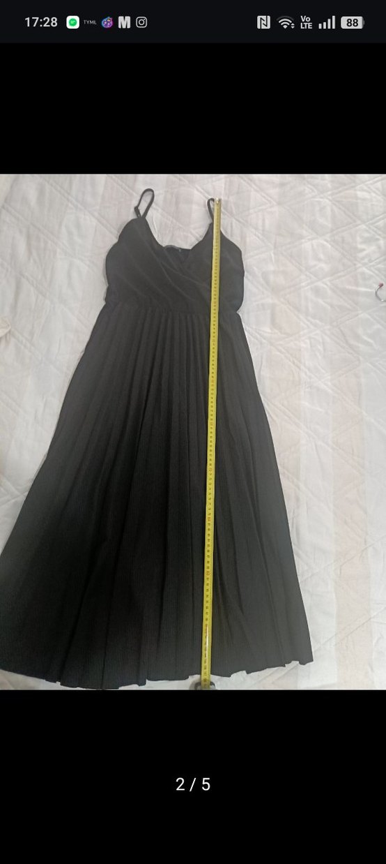 Siyah Piliseli V Yaka Uzun Elbise - Görsel 5