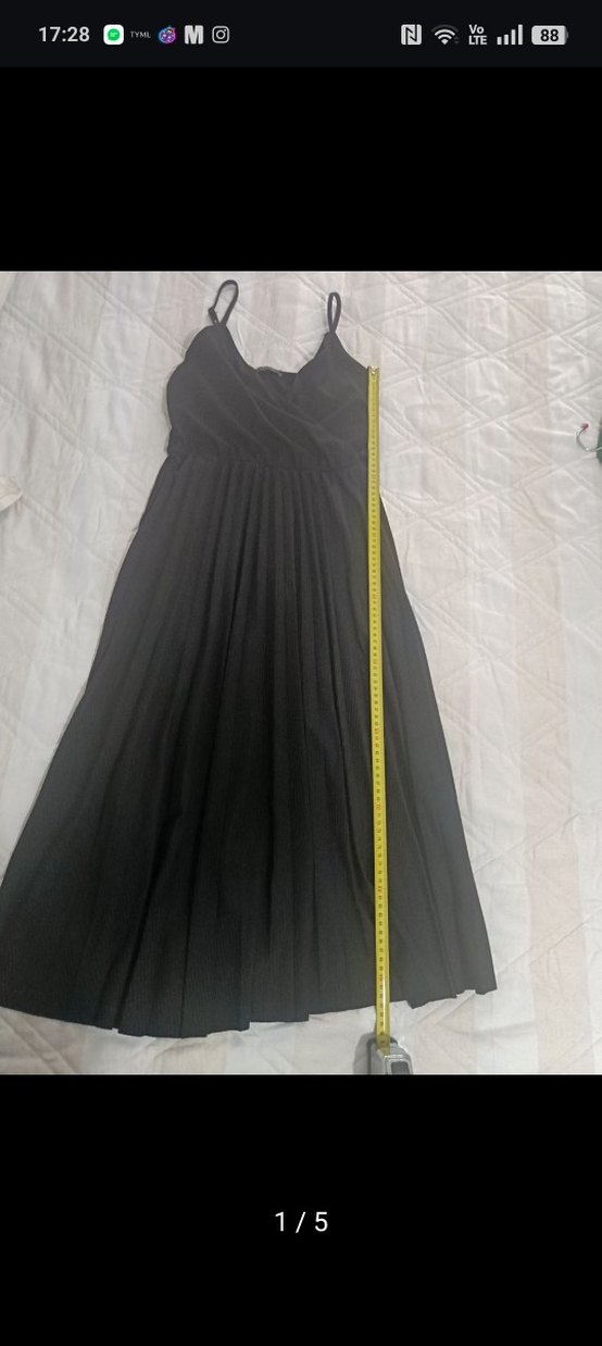 Siyah Piliseli V Yaka Uzun Elbise - Görsel 4