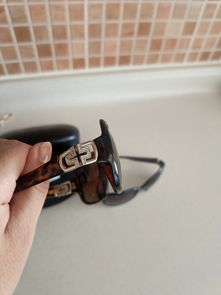 İki adet kadın güneş gözlüğü - Görsel 5