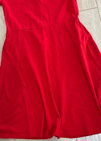 Kısa Kollu V Yaka Kırmızı Midi Elbise - Görsel 3