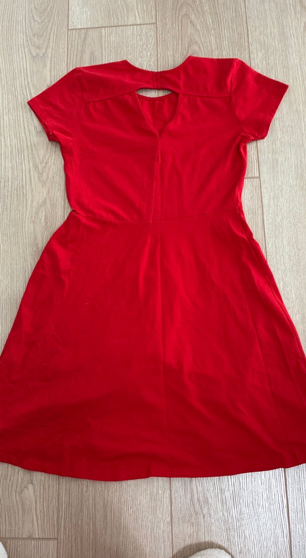 Kısa Kollu V Yaka Kırmızı Midi Elbise - Görsel 4