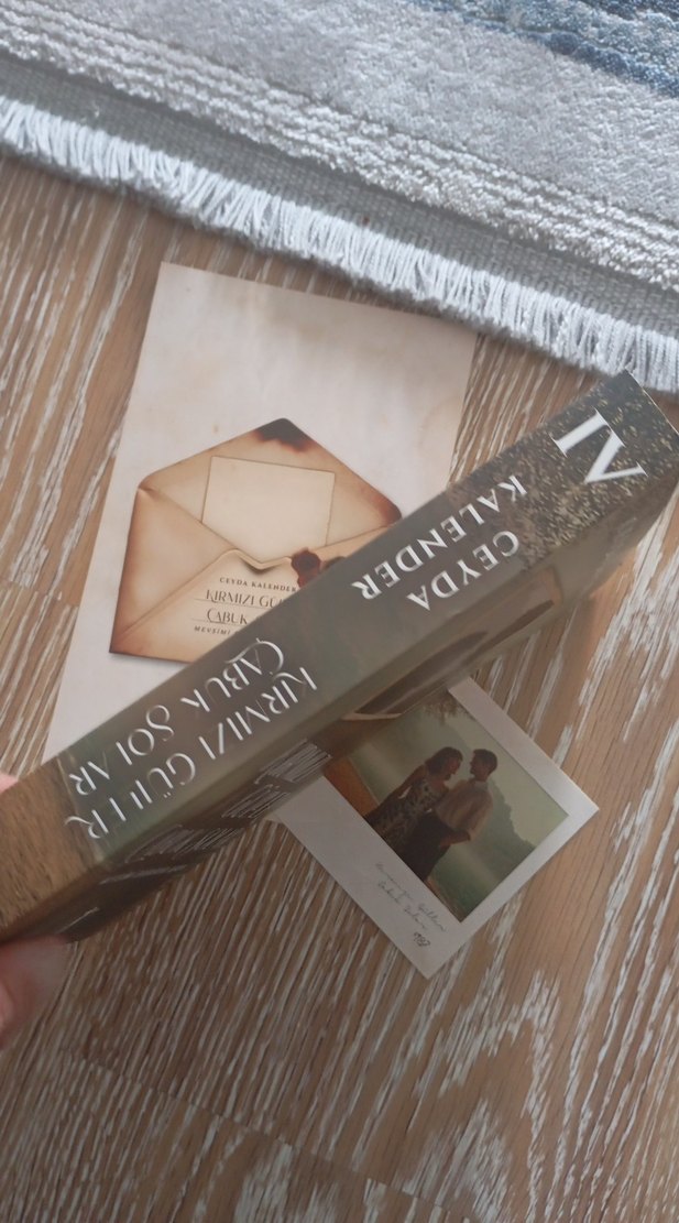 Kırmızı Güler Çabuk Solar - Çeyda Kalender - Görsel 3