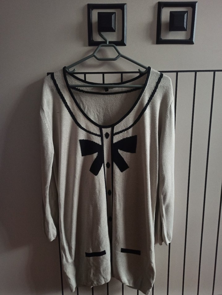 Uzun Kollu, Fiyonk detay Bej Triko bluz - Görsel 2