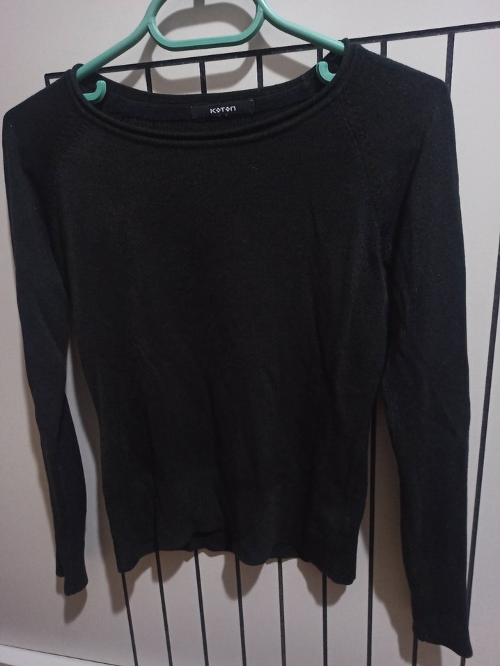 Siyah Kadın  Kazak - Görsel 2