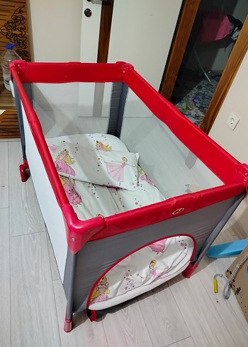 Pembe Renkli Oyun Parkı Yatağı