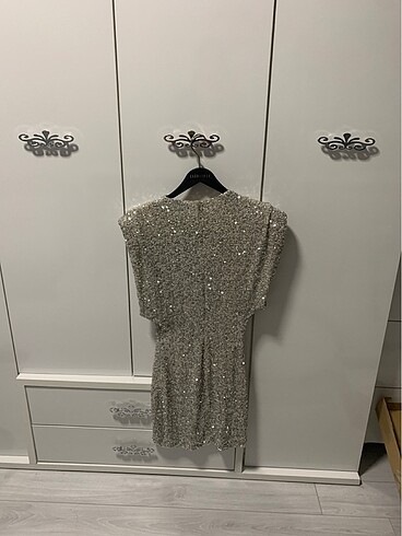 xs Beden gri Renk Zara pullu ve vatkalı elbise