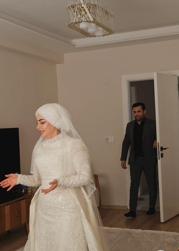 Uzun Kollu Yüksek Yakalı Beyaz Balık Gelinlik - Görsel 3