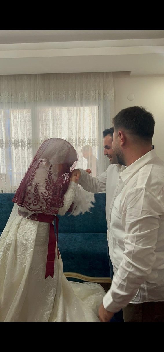 Uzun Kollu Yüksek Yakalı Beyaz Balık Gelinlik - Görsel 4