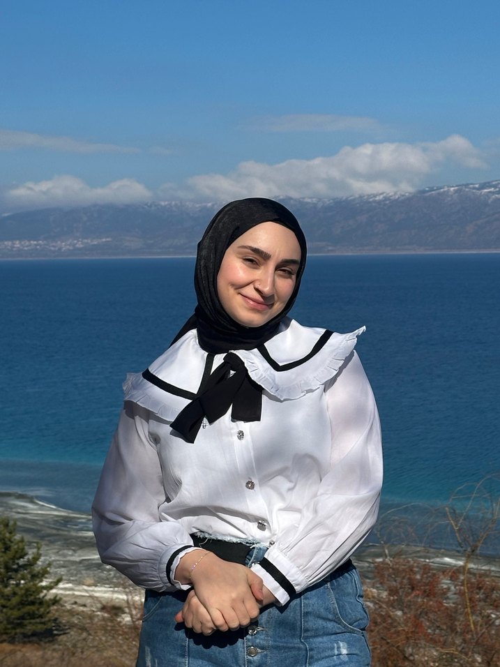 Beyaz Kemerli Uzun Kollu Kadın Bluz - Görsel 3