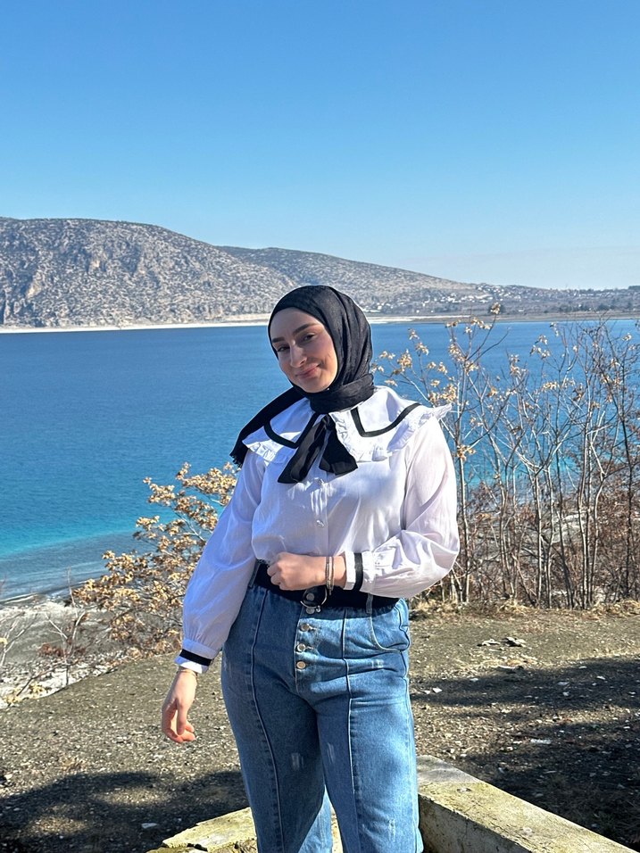 Beyaz Kemerli Uzun Kollu Kadın Bluz - Görsel 4