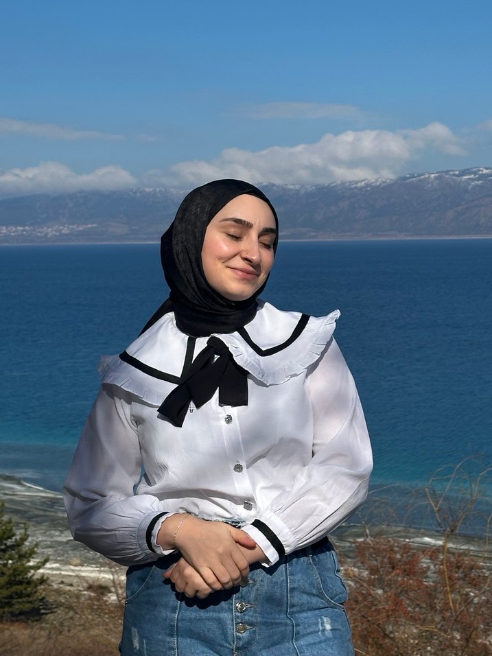 Beyaz Kemerli Uzun Kollu Kadın Bluz - Görsel 2