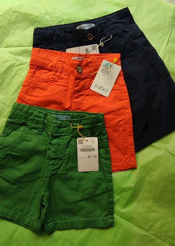 Erkek Renkli Kırmızı Düğmeli Şort - Görsel 2