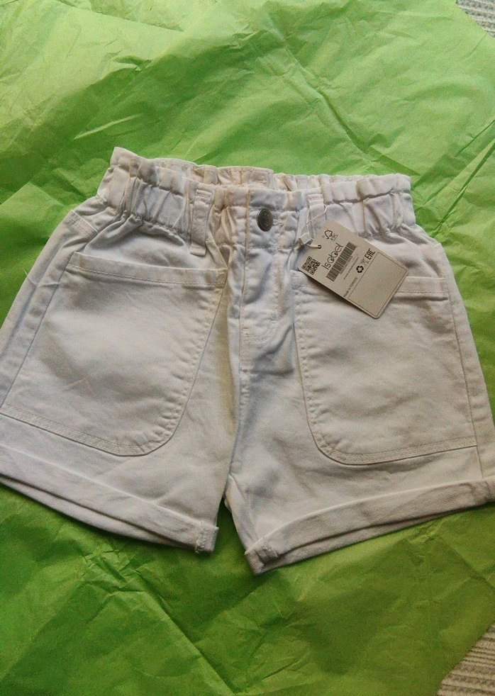 Kızlar için Beyaz Pamuklu k
Kanvars Beli Kemerli Şort - Görsel 2