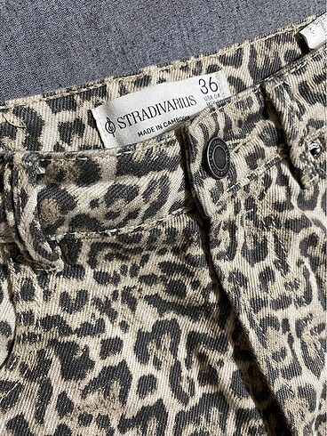 Stradivarius Leoparlı şort