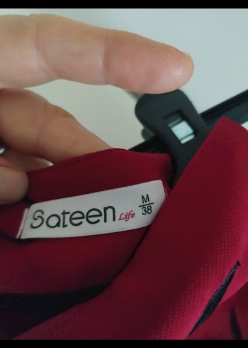 38 Beden Kırmızı Nakışlı Mini Etek