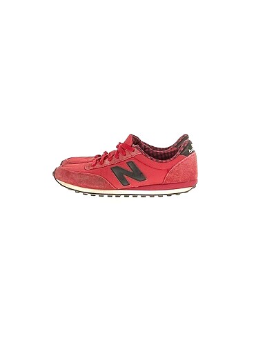 New Balance Spor Ayakkabı %70 İndirimli.