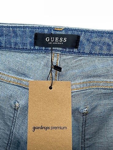 28 Beden mavi Renk Guess Jean / Kot %70 İndirimli.