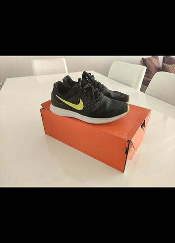 37,5 Beden Nike spor ayakkabı orijinal