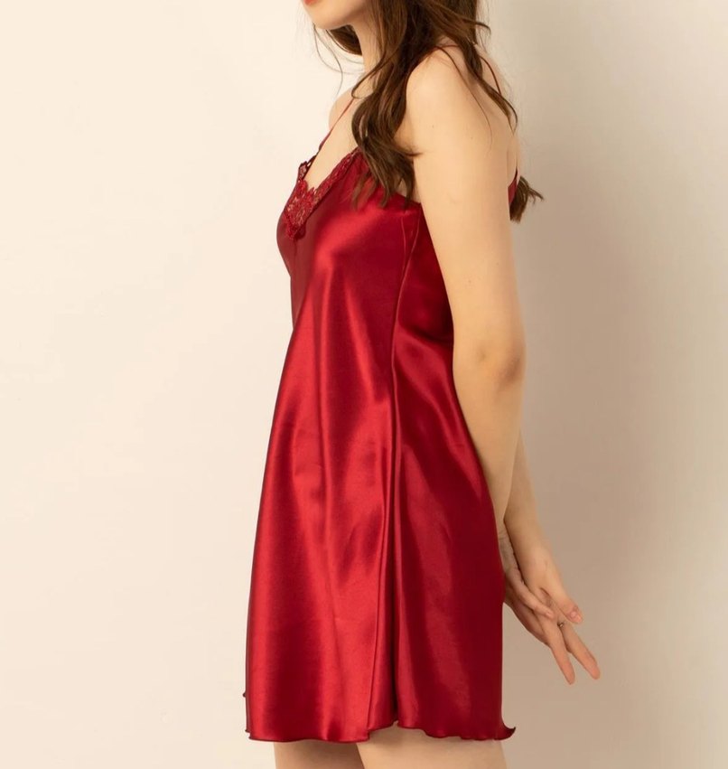 Kırmızı İşlemeli Askılı Saten Gecelik - Görsel 4
