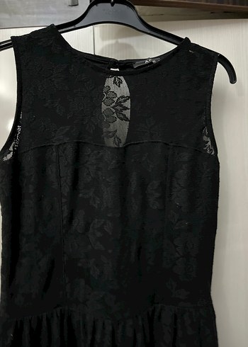 Siyah Dantel Detaylı Midi Gotik Elbise - Görsel 4