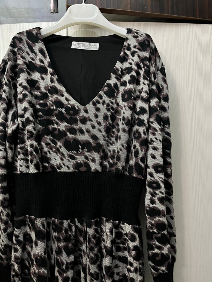 Uzun Kollu V Yaka Gri Zebra Desenli Elbise - Görsel 2