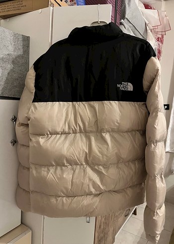 Erkek Bej Şişme Mont, Siyah Detaylı - Görsel 3