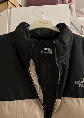 Erkek Bej Şişme Mont, Siyah Detaylı - Görsel 2