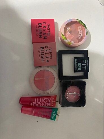 Maybelline 5 ADET ALLIK+ PUDRA + 2 ADET LİP BALM