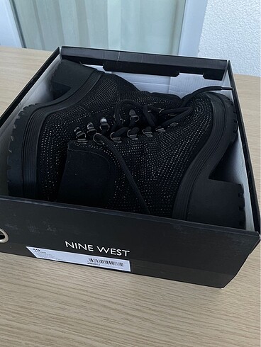 40 Beden Nine West Siyah Bot