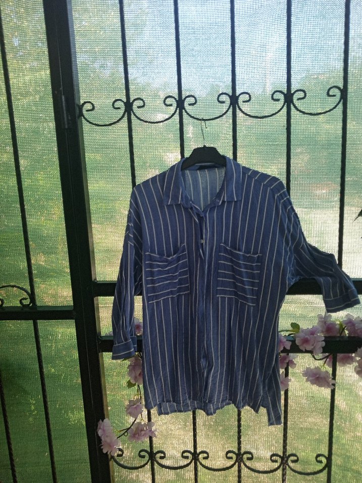 Düğmeli Mavi Çizgili Keten Uzun Kollu Gömlek - Görsel 2