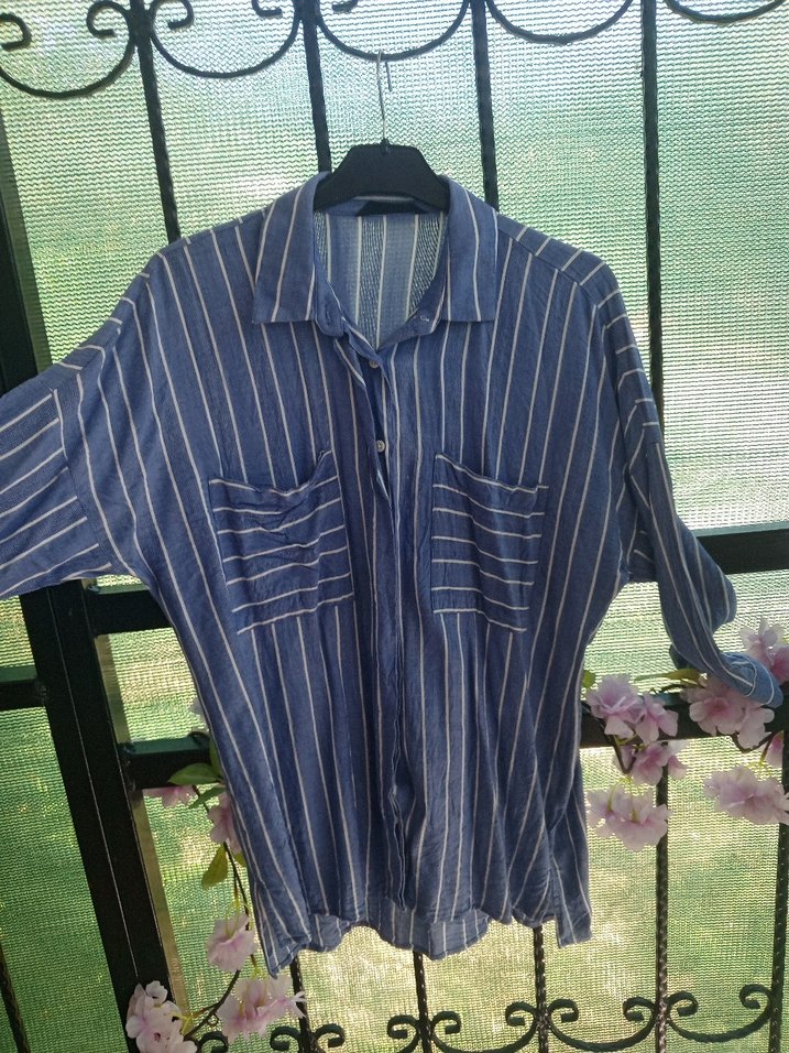 Düğmeli Mavi Çizgili Keten Uzun Kollu Gömlek - Görsel 3