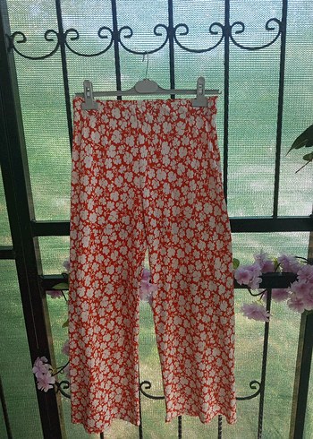 Kırmızı Bağlama Desenli Dantel Detaylı Bol Pantolon - Görsel 2