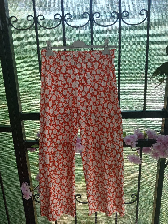 Kırmızı Bağlama Desenli Dantel Detaylı Bol Pantolon - Görsel 2