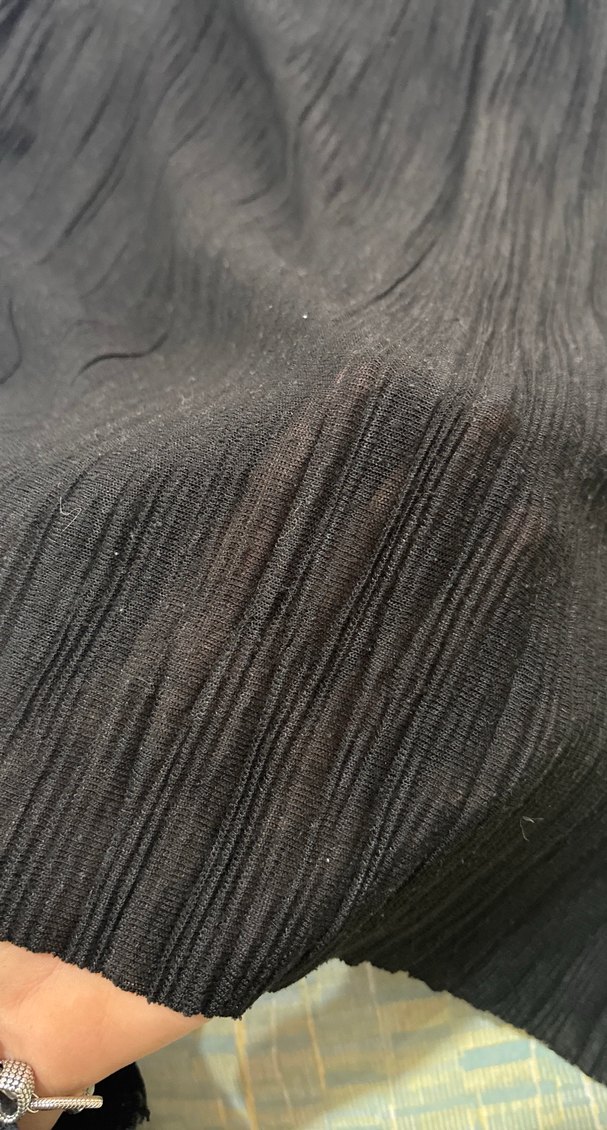 Siyah Pliseli Kısa Kollu Bluz transparan - Görsel 3