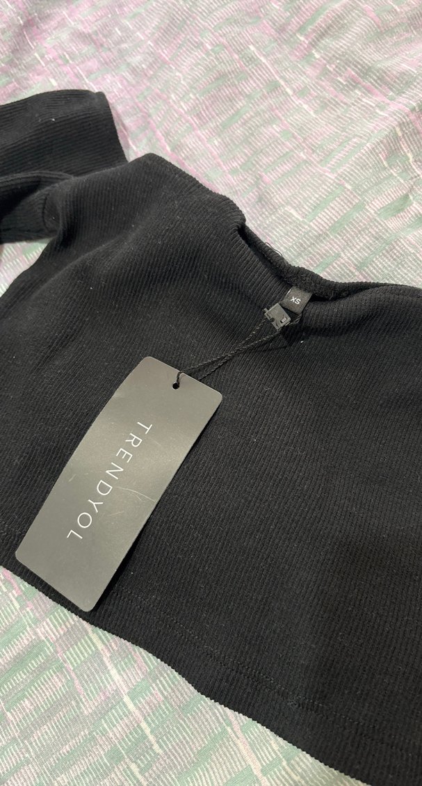 Siyah Uzun Kollu Teknolojik Kumaş Bluz - Görsel 4