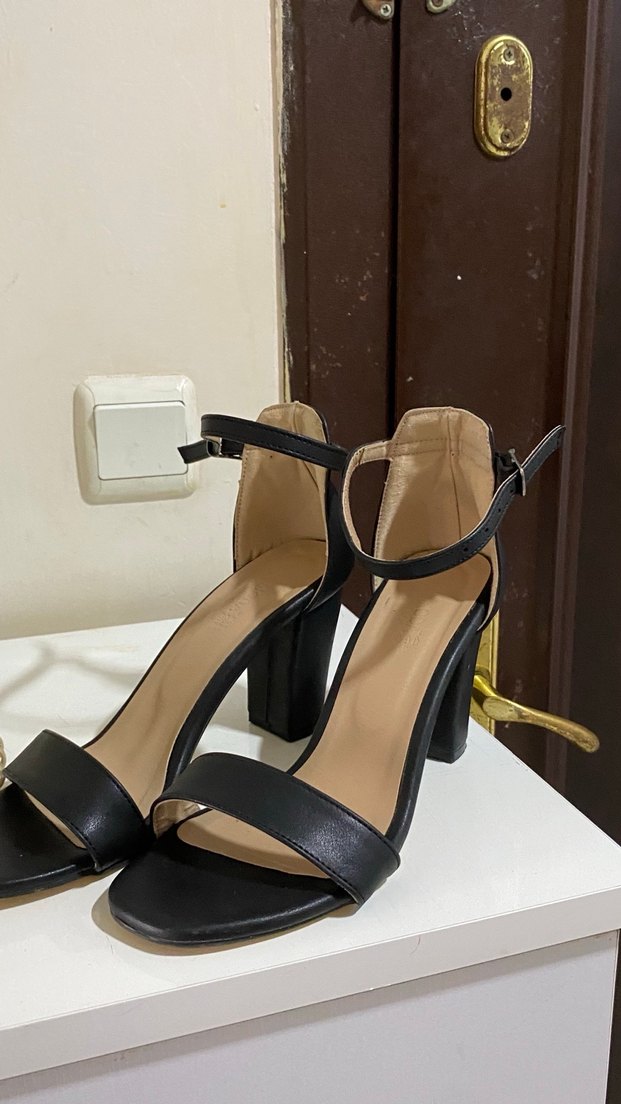 Klasik Siyah Deri Topuklu Kadın Ayakkabı - Görsel 2