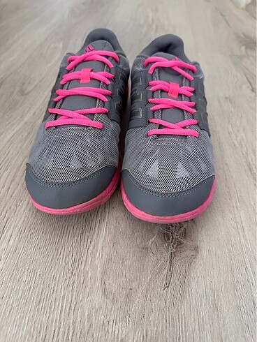 40 Beden gri Renk Adidas spor ayakkabı