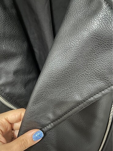 l Beden siyah Renk H&M Oversize Deri Ceket