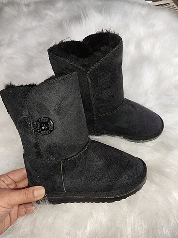 32 Beden UGG Bot