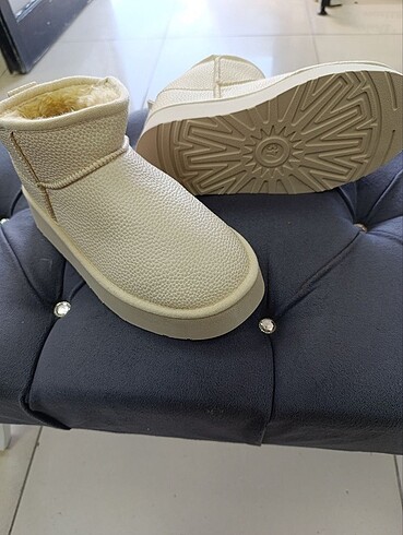 39 Beden camel Renk UGG Bot
